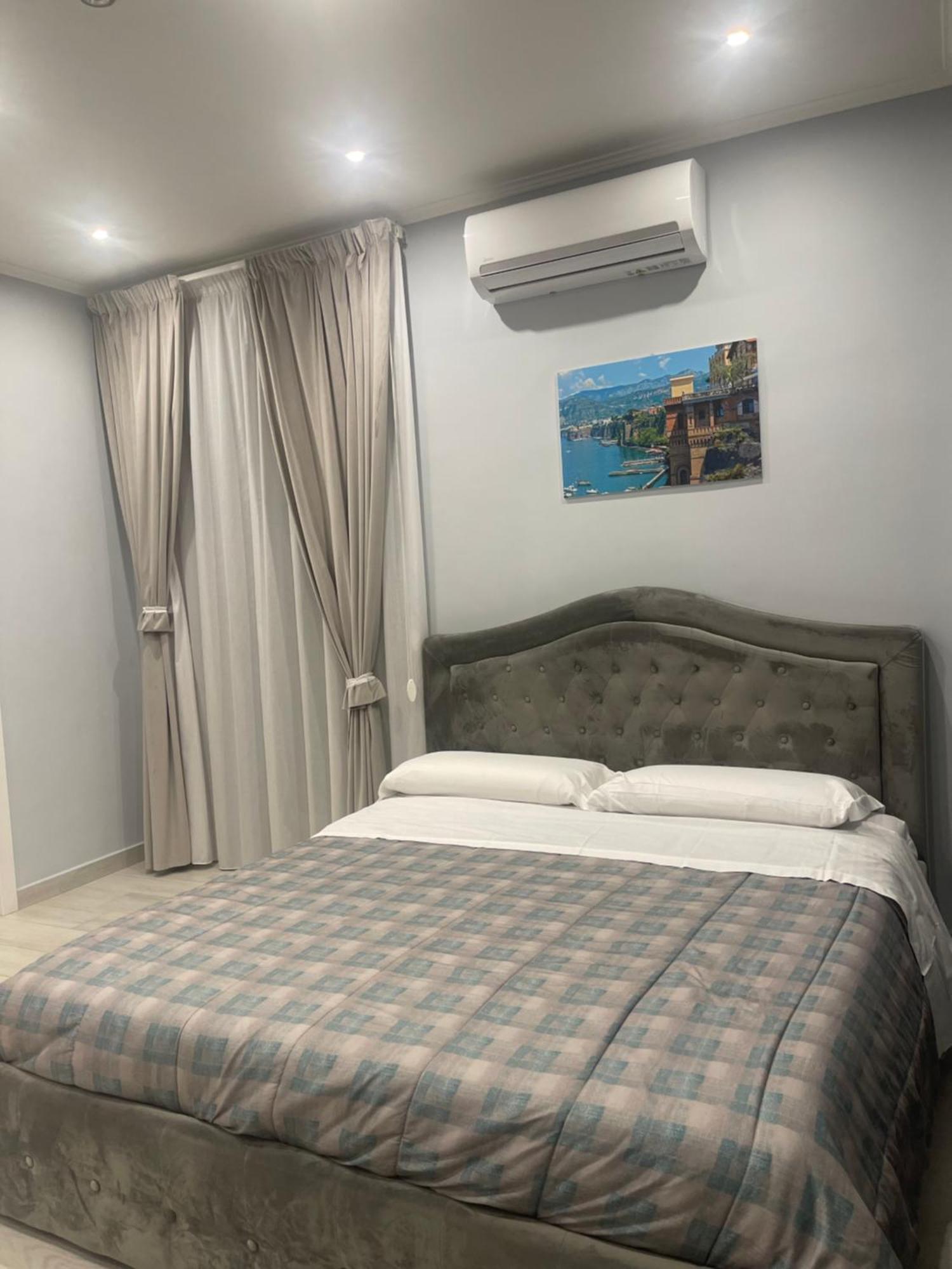 Toledo Relax Hotel Naples Exterior photo